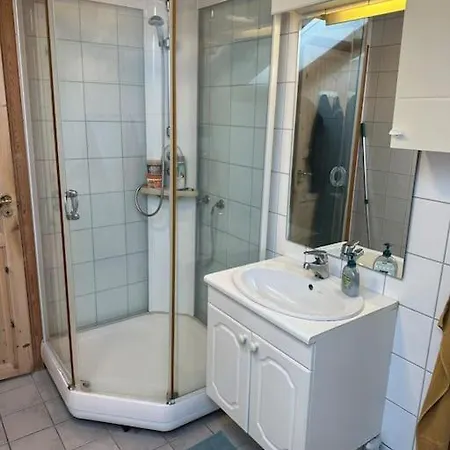 Husvik! Deilig Lite Hus Rett Ved Sjoen! 度假居 滕斯贝格