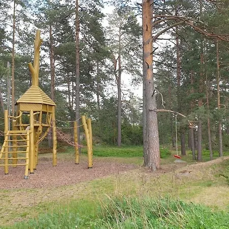 Husvik! Deilig Lite Hus Rett Ved Sjoen! 滕斯贝格
