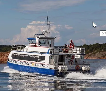 Husvik! Deilig Lite Hus Rett Ved Sjoen! *
