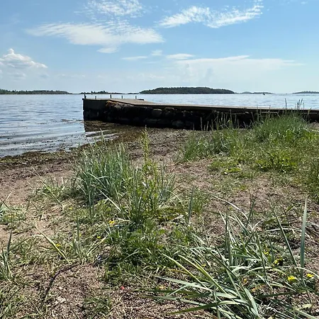 Husvik! Deilig Lite Hus Rett Ved Sjoen! * Tonsberg